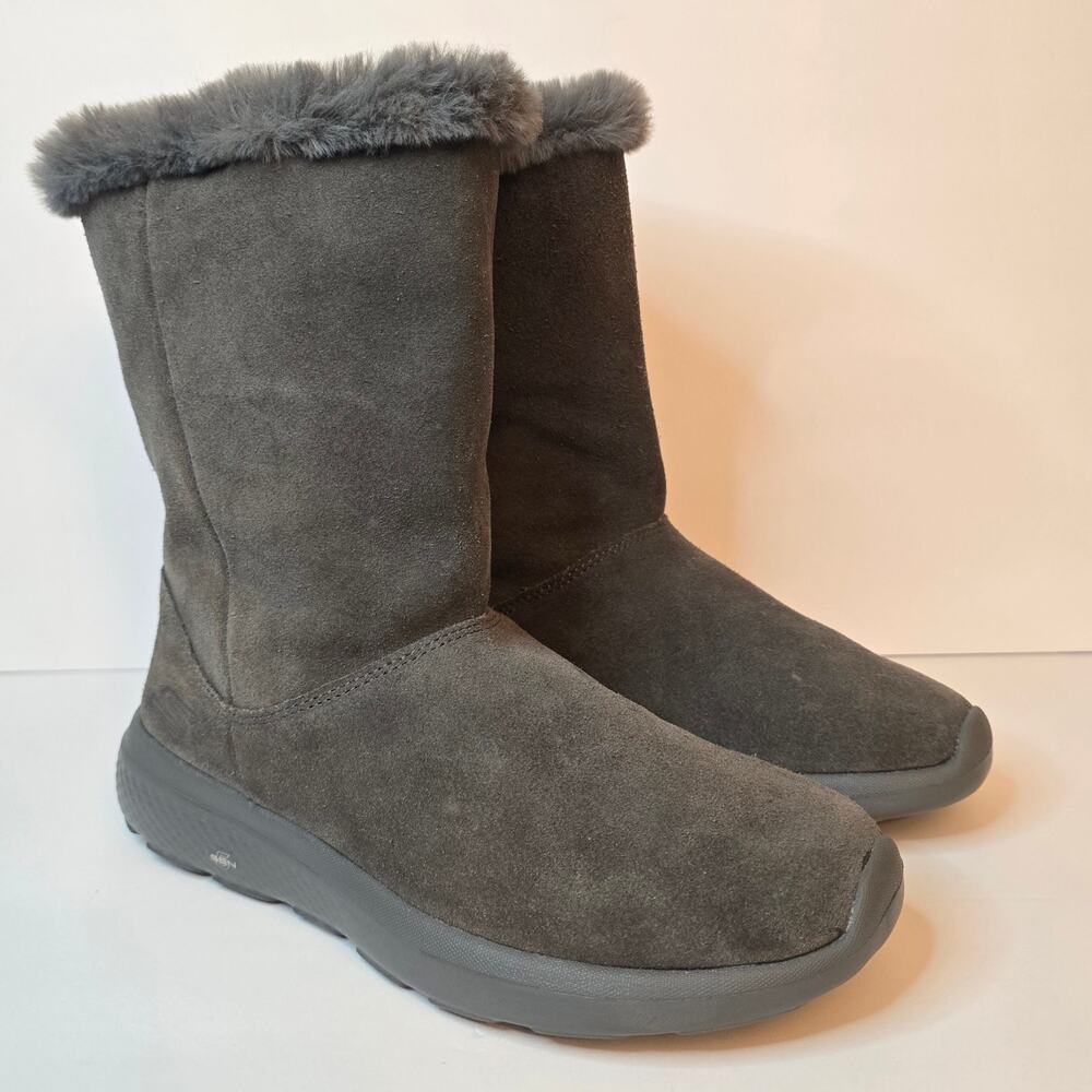 Skechers Boots Grey Suede On The Go City 2 Size 7W Wide Goga Mat Faux Fur Lined